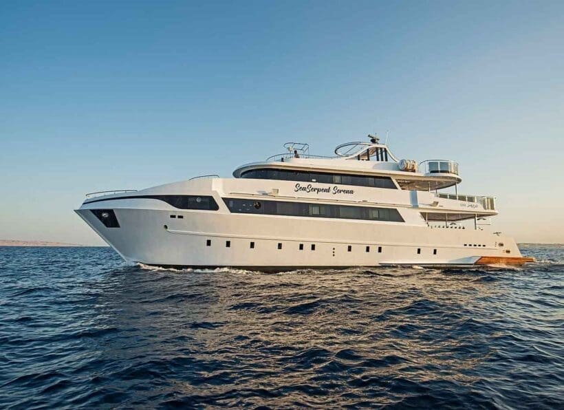 MV Sea Serpent Serena Backbord